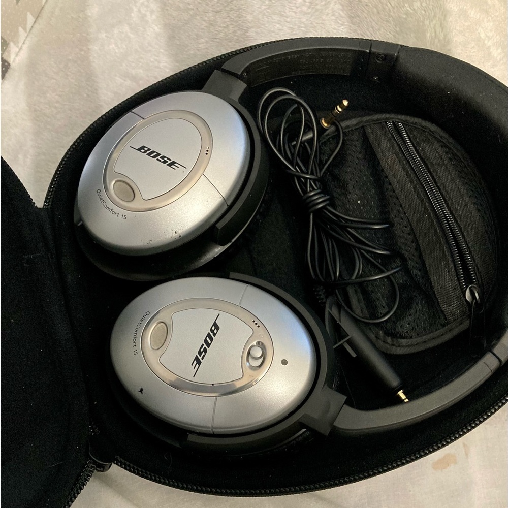 Bose QuietComfort QC-15 Over the Ear Wired Headphones No Audio Output As Is